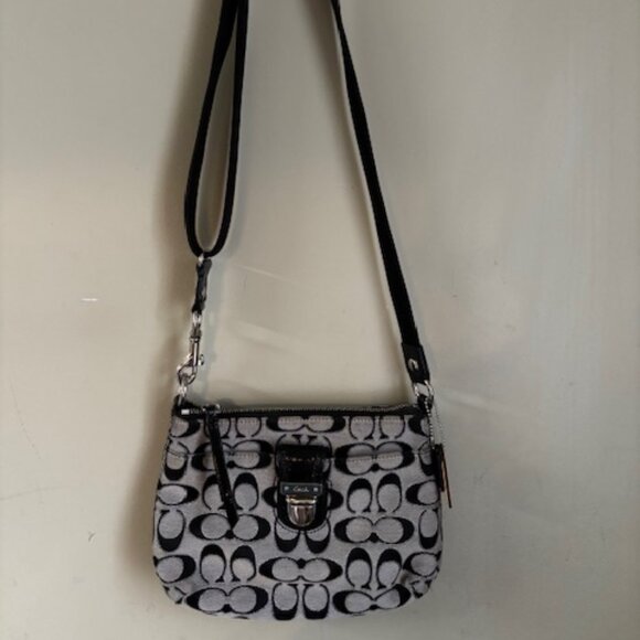 Coach turnlock shoulder bag - Picture 1 of 6